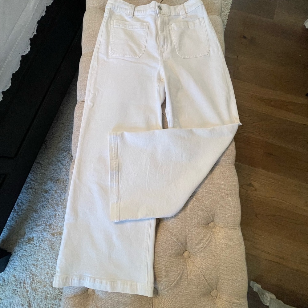 DAZE brand wide leg white denim Jean. Size 29 waist. Never worn.